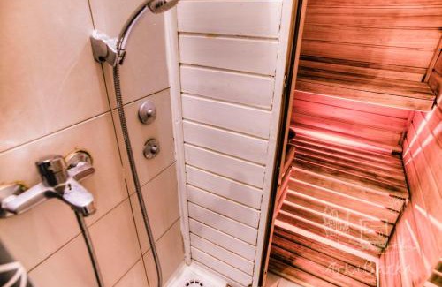 Novi Beograd Hostel | ArkaBarka Floating Hostel