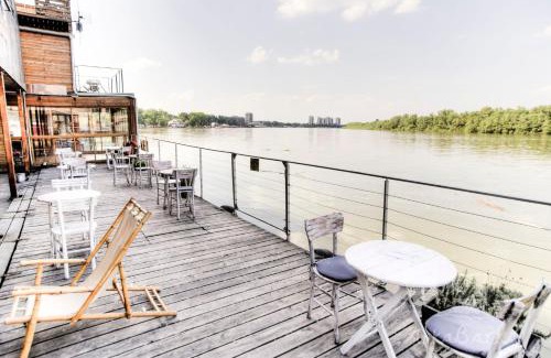 Novi Beograd Hostel | ArkaBarka Floating Hostel