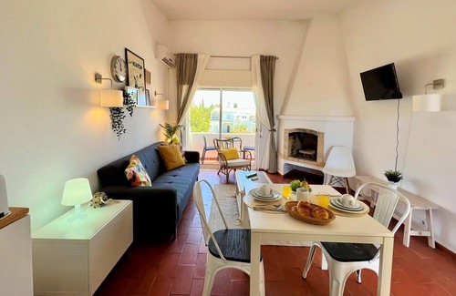 Alporchinhos Apartment | Arma O DE P RA Twins 1 With Pool by Homing
