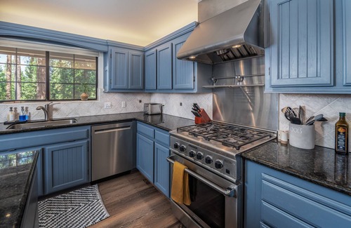 Glencoe House | Arnold Basecamp - New Listing - Steps from the Arnold Rim Trail