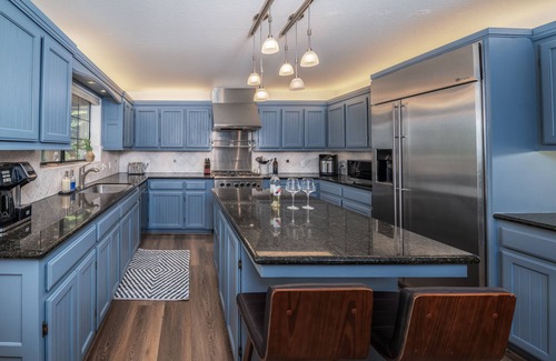 Glencoe House | Arnold Basecamp - New Listing - Steps from the Arnold Rim Trail