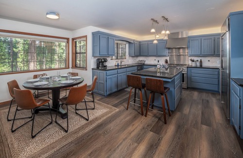Glencoe House | Arnold Basecamp - New Listing - Steps from the Arnold Rim Trail
