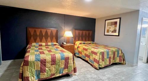 Burnet Hotel | Arrowhead Motel