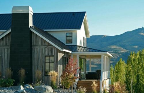 Chelan House | Arroyo with a Carriage House #60