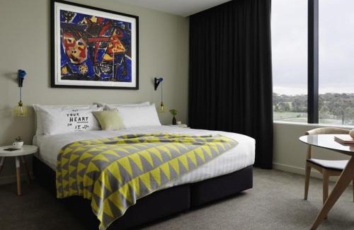 Parkville Hotel | Art Series - The Larwill Studio