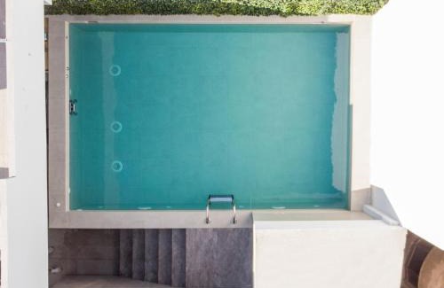 Omonia Hotel | Art Suites Korai
