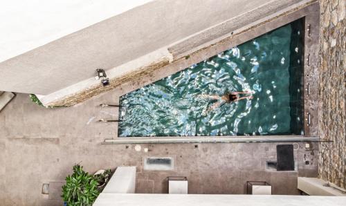 Omonia Hotel | Art Suites Korai