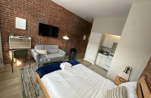 Prudential - St. Botolph Apartment | Artisan Brick South End Loft