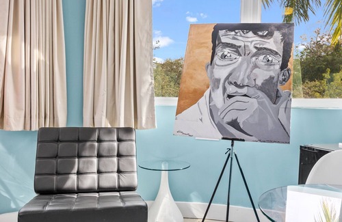 Northeast Miami Apartment | Artists' Suite at the New Yorker Hotel - Park View, Free Parking/Coffee/Bagels!