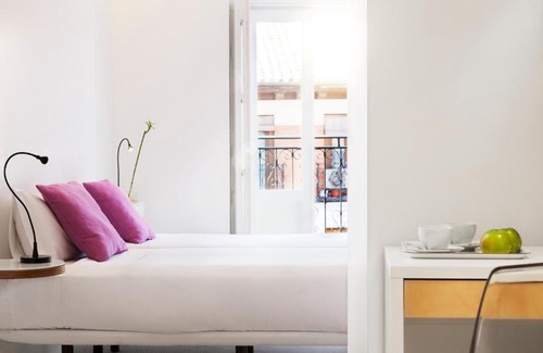 Embajadores Hotel | Artrip Hotel