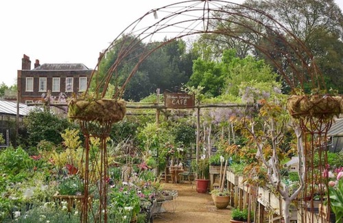 Richmond-upon-Thames Apartment | Arty Boutique Apartment in Central Teddington