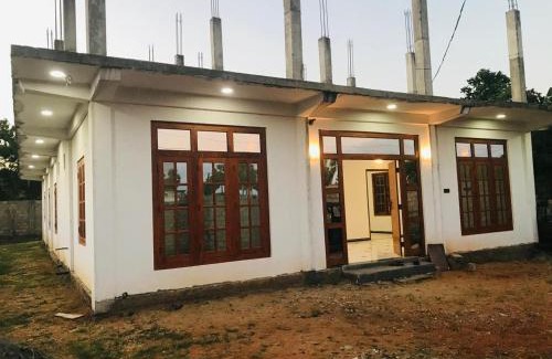 Trincomalee Apartment | Arujunan Hotel