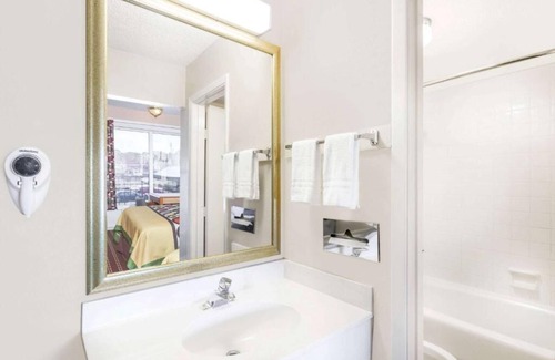 Longview Hotel | Arya Inn & Extended Stay