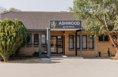 Universitas House | Ashwood The Ridge Boutique Hotel