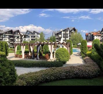 Razlog Apartment | Aspen golf studio B402