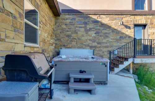 Blue River House | Aspen Grove Views Spacious Duplex 5 Mi to Breck