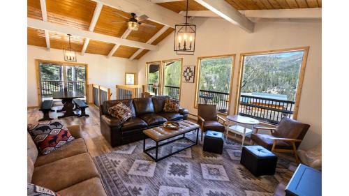 Red River House | Aspen Hideaway - Fireplace - Grill - Mountain Views