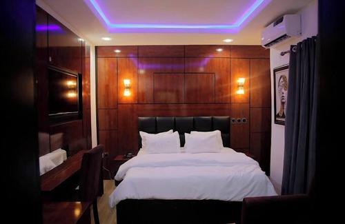 Enugu Hotel | Aston Ville Hotel and Suites