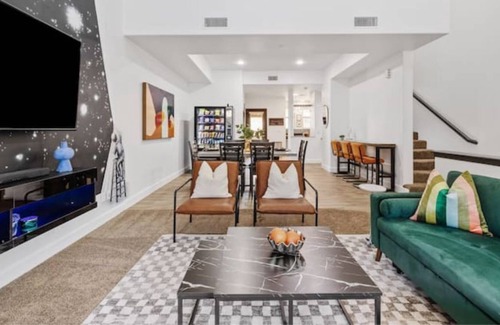 Riverside Apartment | ASU, Tempe Beach Park, 5 min walk to Mill Avenue, Downtown Tempe