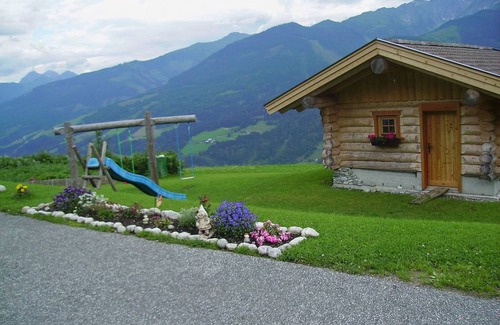 Bruck an der Grossglocknerstrasse Villa | 95 m² Villa ∙ 2 bedrooms ∙ 5 guests