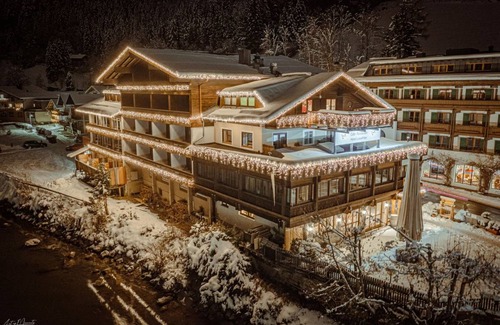 Bruck an der Grossglocknerstrasse Hotel | Hotel ∙ 3 guests