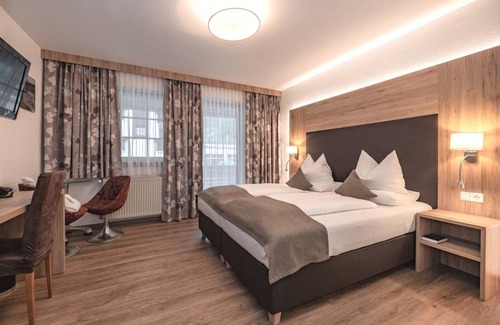 Lake Pressegger Hotel | Hotel ∙ 1 guest