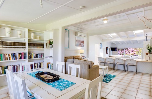 Erowal Bay House | At Golden Ponds at Erowal Bay - 4pm Check out Sundays