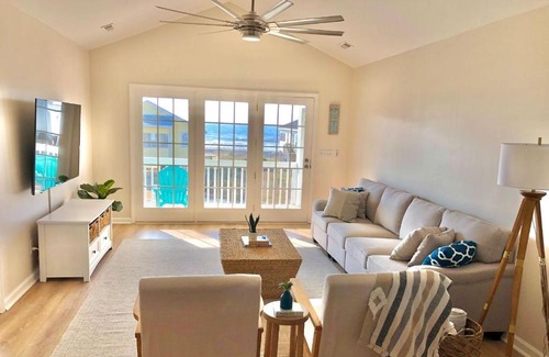 Long Beach House | At the Beach by Oak Island Accommodations
