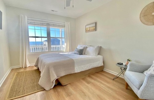 Long Beach House | At the Beach by Oak Island Accommodations