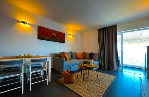 Callao Salvaje Apartment | At the ocean’s edge