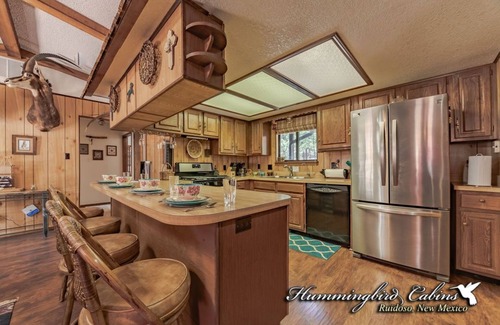 Ruidoso Cabin | At Wits' End: 'Don't be at your wits' end looking for a vacation rental!' Hot tub & Pool Table