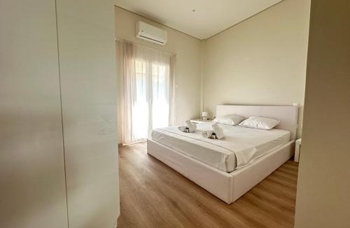 Ampelokipoi Apartment | Athens 5th Floor Retreat, Blissful Escape