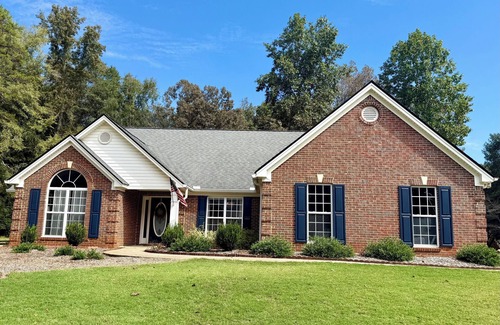 Athens House | Athens Game Day Getaway: OleMiss/TX Availability - 7 miles from Sanford
