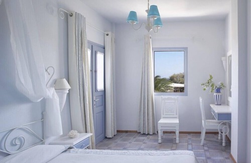Perissa Hotel | Atlantis Beach Villa