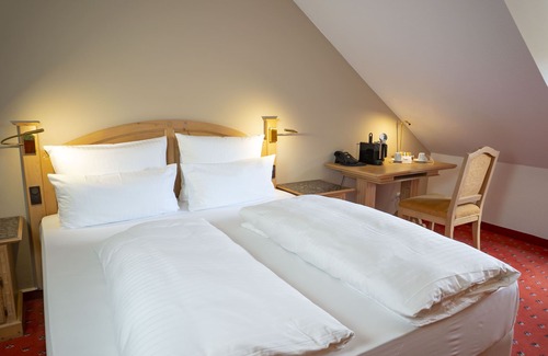 Schwaig Hotel | Atomis Hotel Munich Airport by Mercure