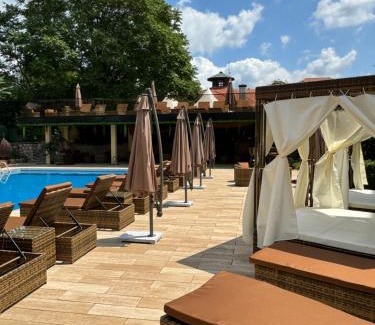 Veliko Gradiste Hotel | ATOS Srebrno jezero - Villa and Restaurant