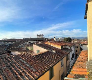 Lucca Historical Center Apartment | Attico in cima alla città
