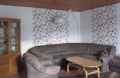 Seifertshausen House | Attractive Holiday Home in Rotenburg with Garden