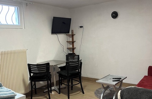 Mezieres-sur-Seine Apartment | Attractive souplex apartment in a main residence