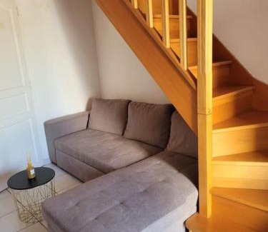 Chalons-en-Champagne Apartment | Au calme - Maison duplex et parking