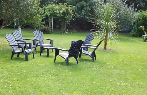 Saint-Jouan-des-Guerets Bed & Breakfast | Au Logis De La Rance Bed and Breakfast