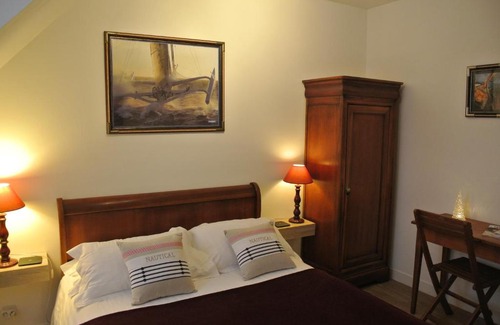 Saint-Jouan-des-Guerets Bed & Breakfast | Au Logis De La Rance Bed and Breakfast