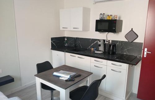Sainte-Marie-la-Mer Apartment | Au Tromp l'oeil Studio ou T2