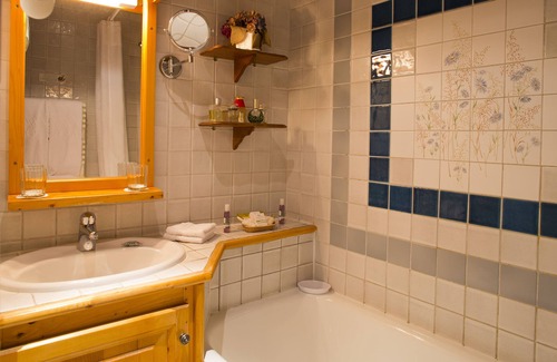 Monetier-les-Bains Hotel | Auberge du Choucas