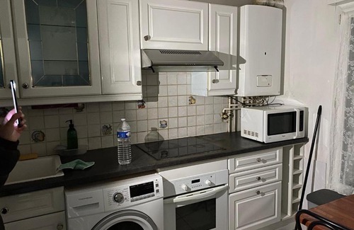 La Courneuve Hostel | Auberge KAMA