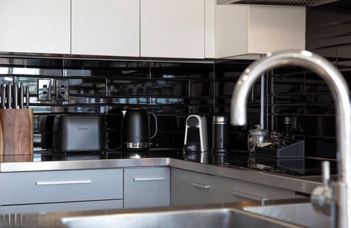 Auckland Central Business District Apartment | Auckland Luxe Haven