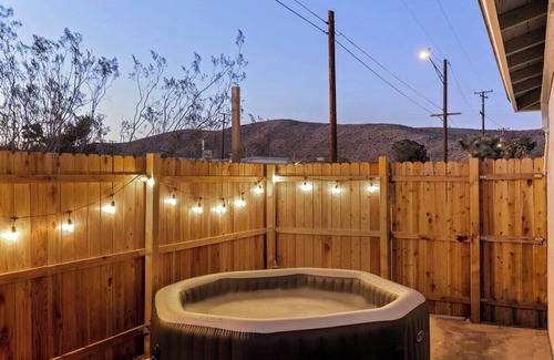 Joshua Tree House | Audrey's Place|New Hot Tub|Mins to Joshua Tree