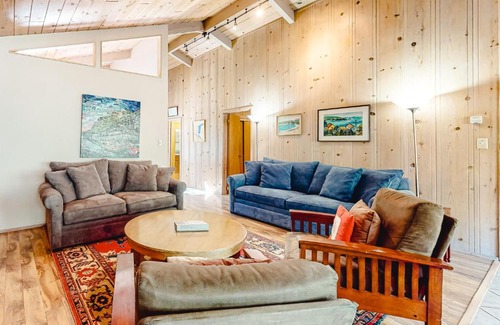 Northwood House | Aunt Ginny's River View