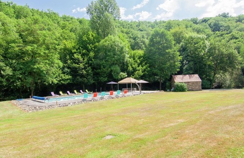 Saint-Medard-d'Excideuil House | Authentic farmhouse with heated pool 12x6 close to a river on a beautiful spot