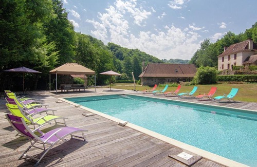 Saint-Medard-d'Excideuil House | Authentic farmhouse with heated pool 12x6 close to a river on a beautiful spot
